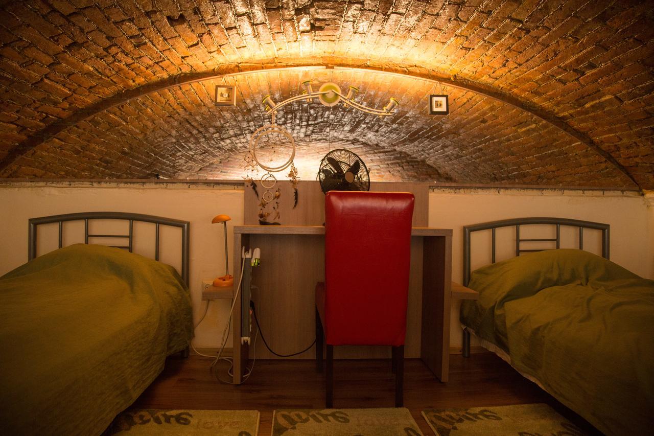 Downtown Studio Oradea Ngoại thất bức ảnh