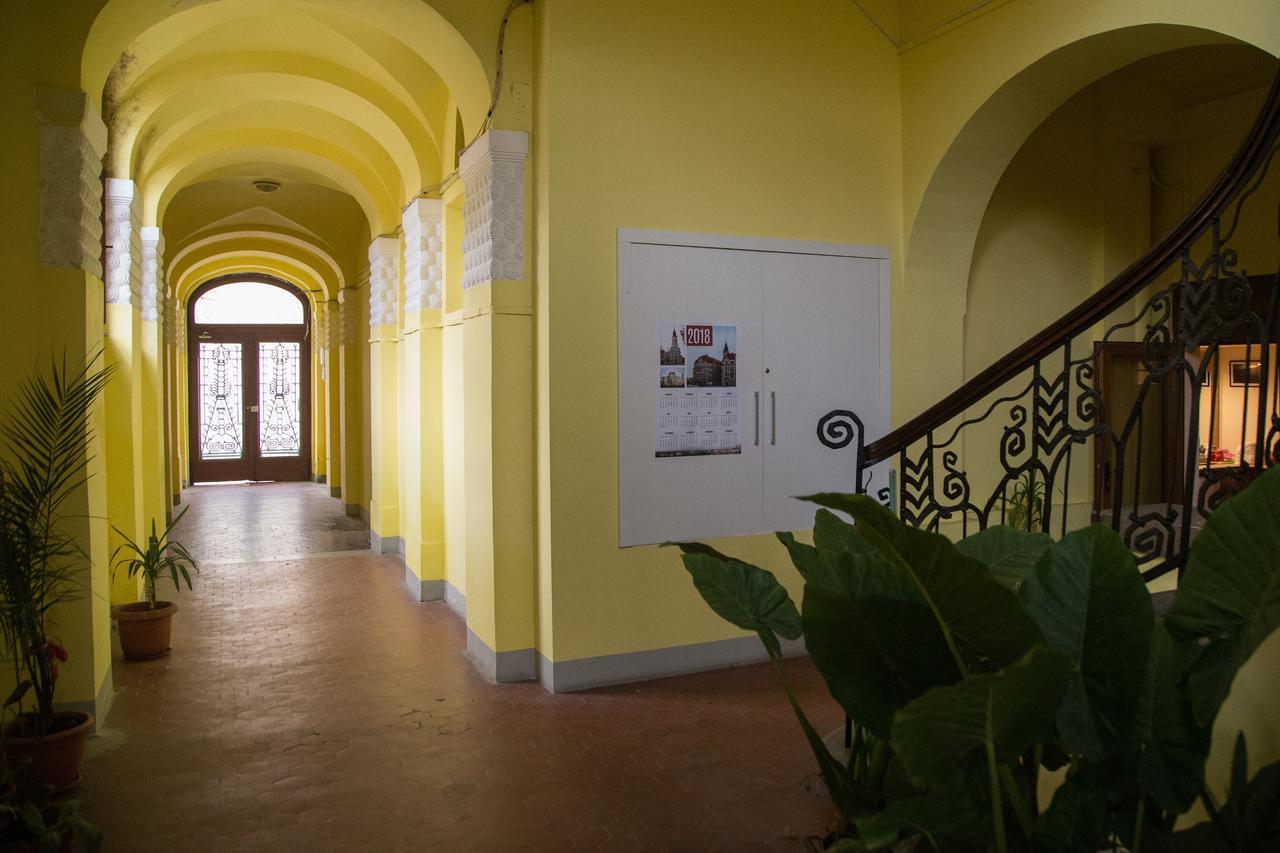 Downtown Studio Oradea Ngoại thất bức ảnh